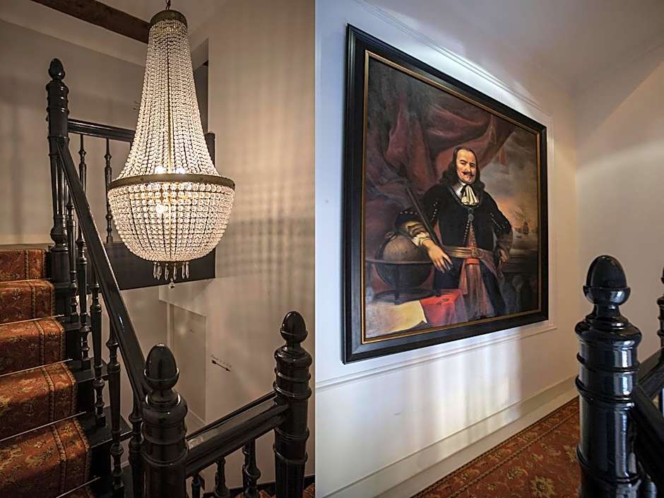 B & B Hotel The Baron Crown