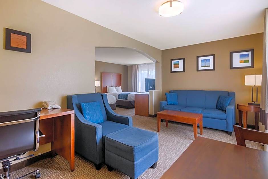 Comfort Inn & Suites Pittsburg KS