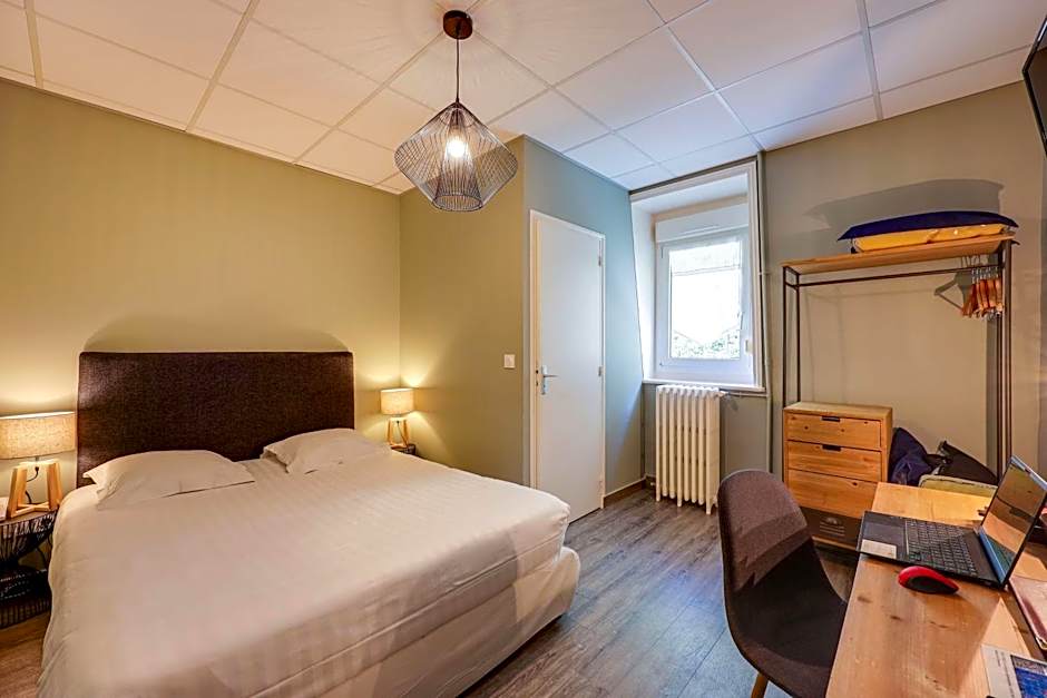 BRIT HOTEL & SPA Le Roc au Chien