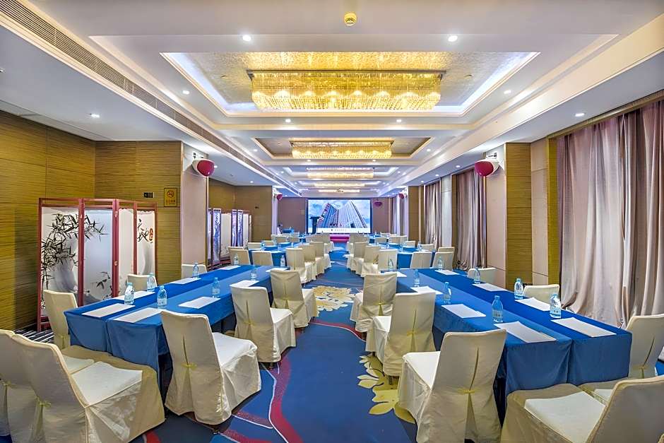 La Perle International Hotel