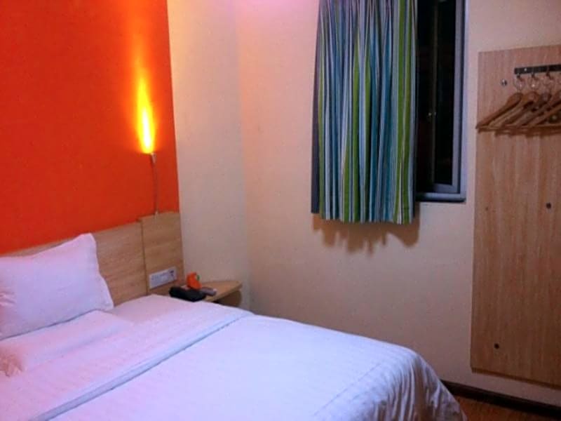 7 Days Inn Urumqi Xiaoxigou Branch