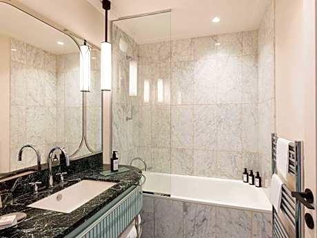 Deluxe Junior Suite with city view