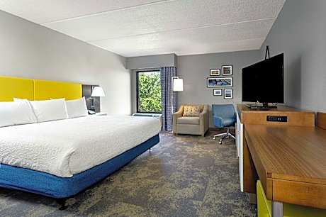 1 KING MOBILITY/HEARING ACC RI SHOWER NOSMOK