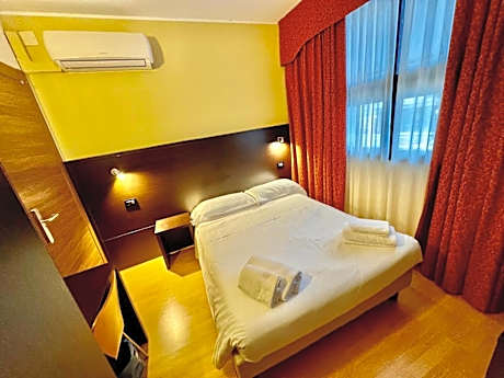 Double Room with Private External Bathroom