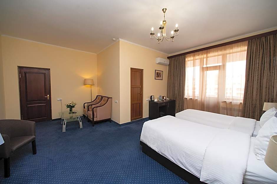 14 Floor Hotel