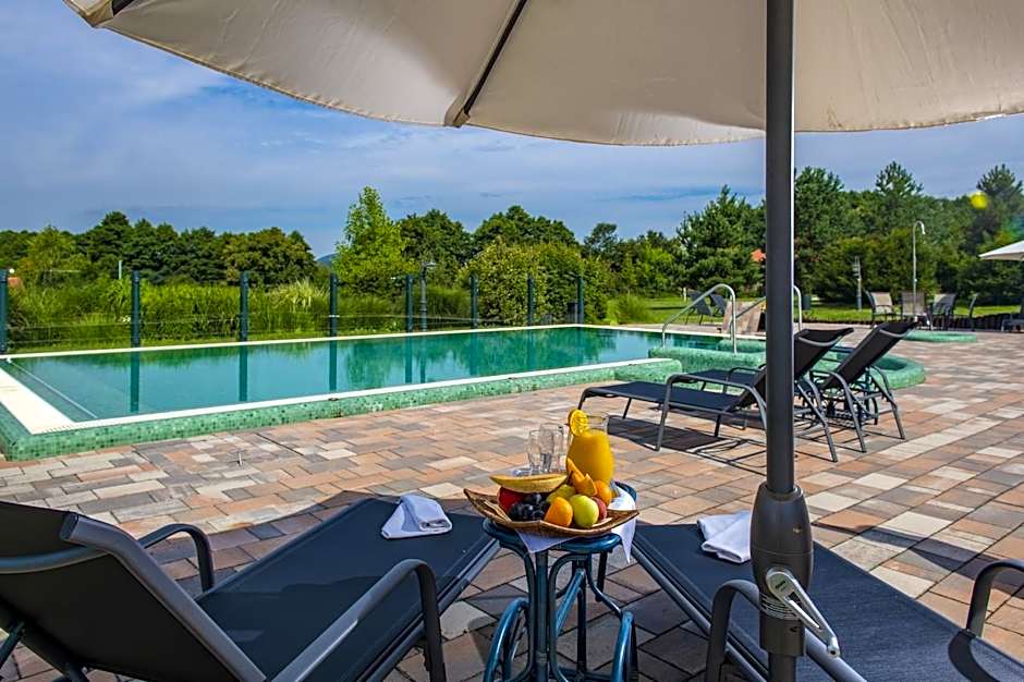 Forest Hills Hotel & Golf Zirc