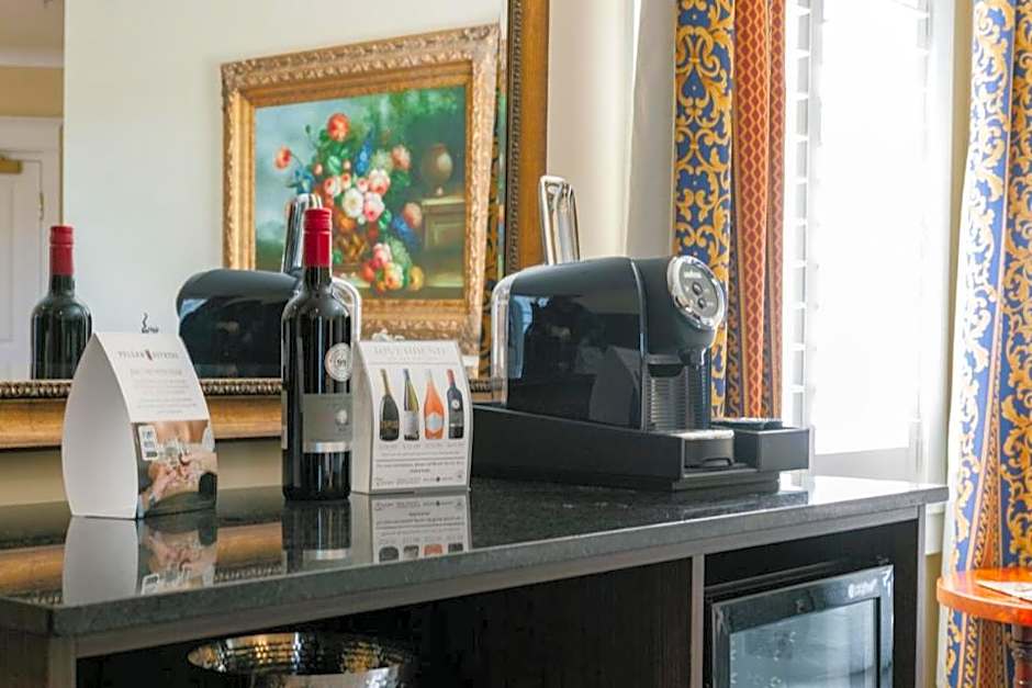 Riverbend Inn & Vineyard
