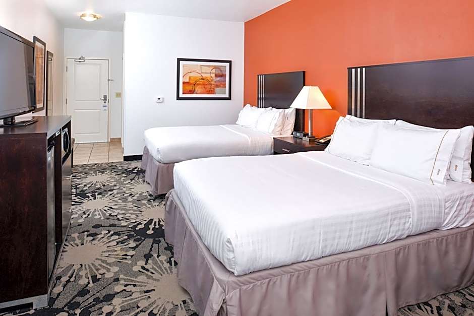 Holiday Inn Express & Suites Greenfield By IHG