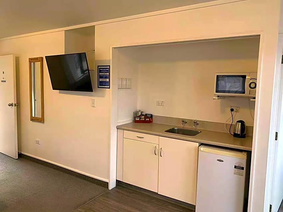 ASURE 755 Regal Court Motel