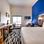 La Quinta Inn & Suites by Wyndham Alvin