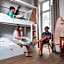 Georges Hostel & Café