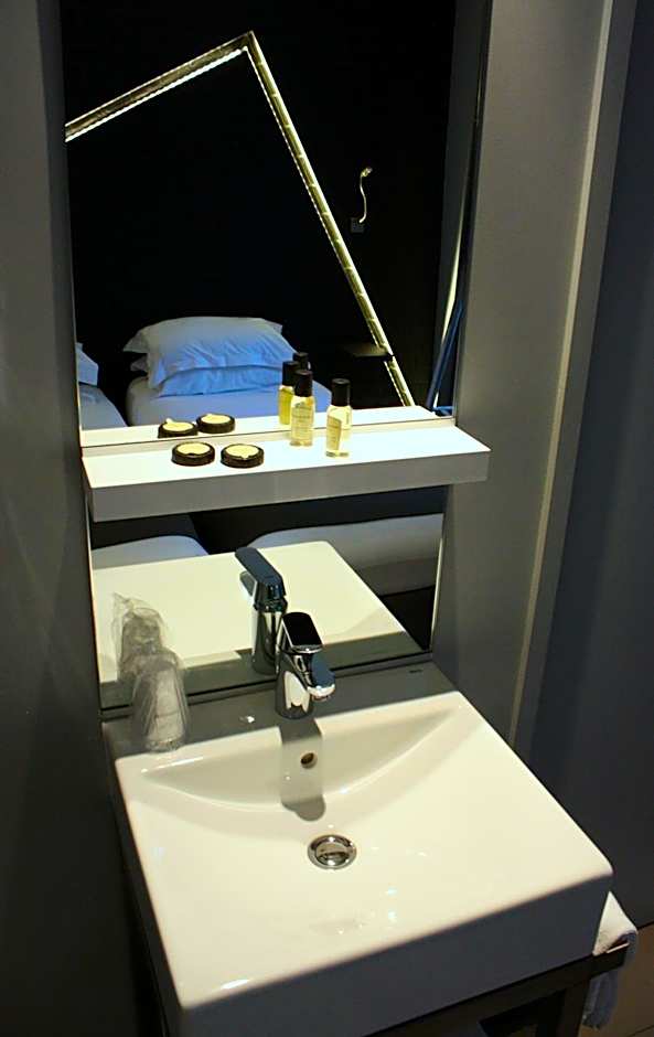 Arc De Triomphe Etoile Hotel