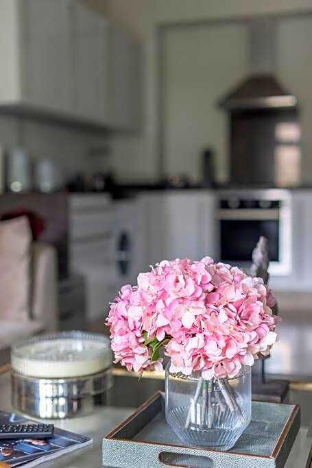 2 BR, Modern Urban Sanctuary 1CC - Cherrydeal