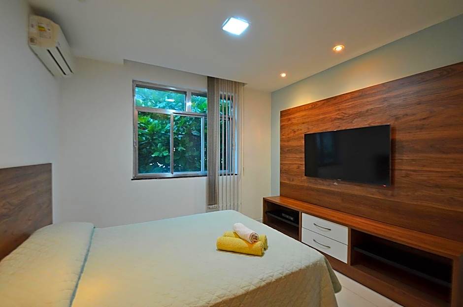 Comfortable 3 Bedrooms: Side Sea View