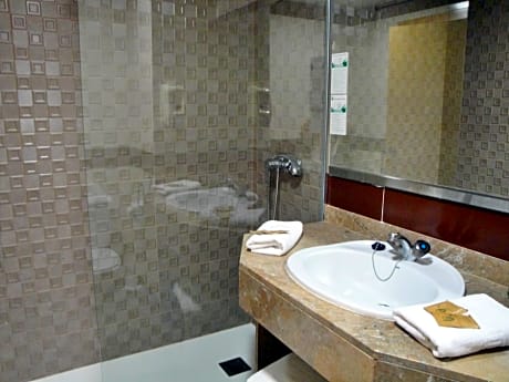 STANDARD TRIPLE 3 ADULTS