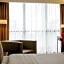 Howard Johnson La Canada Hotel & Suites