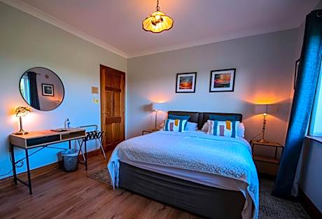 En-suite Double Room with Countryside View