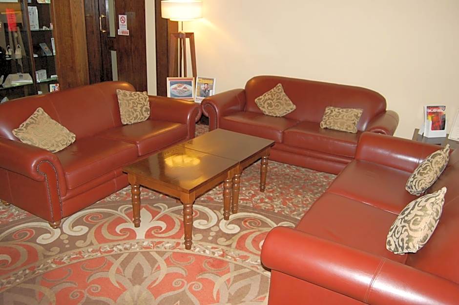 Best Western Plus Pastures Hotel