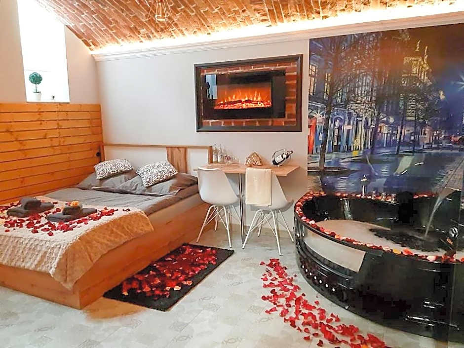 UNDERGROUND Jacuzzi Rooms