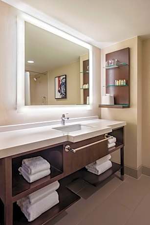 2 Queen beds, Guest room, 2 Queen