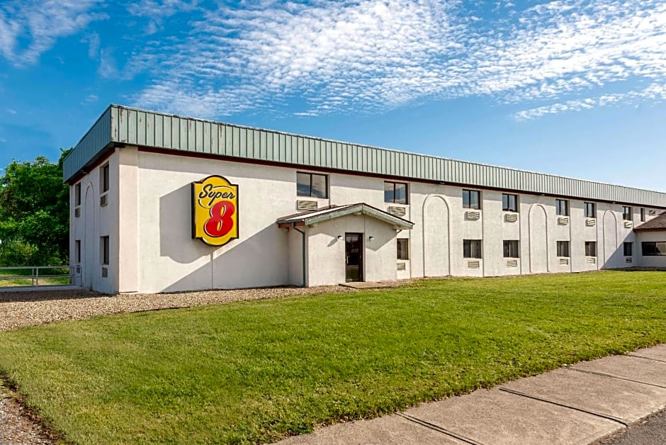 Super 8 by Wyndham Cleveland