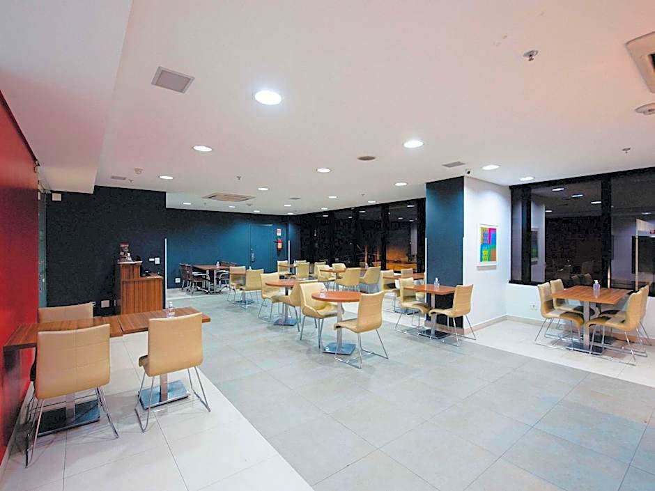 Ibis Curitiba Shopping