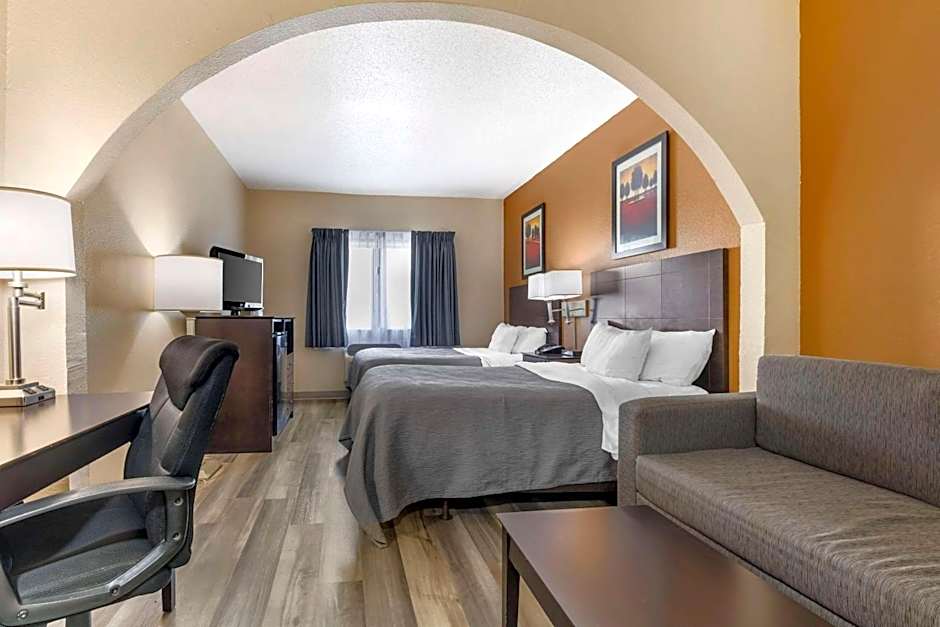 Quality Inn & Suites Wichita Falls I-44