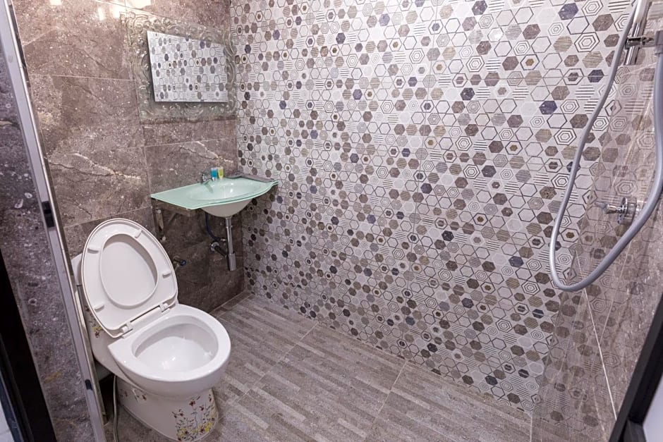 Lee Luxury Home, USM Penang