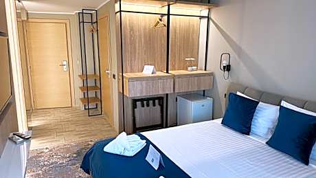 MUNTENIA 3* - Superior Partial Sea View Room