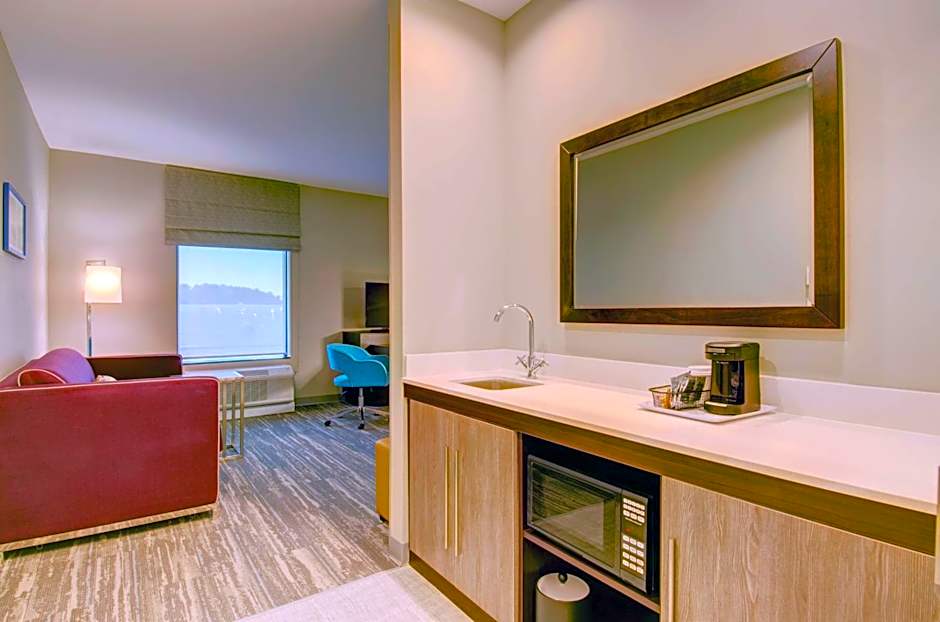 Hampton Inn & Suites Boston/Stoughton