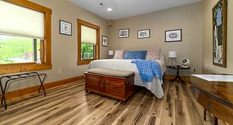 Family Room with Mountain View