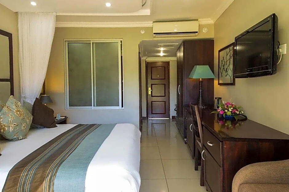 Azambezi River Lodge