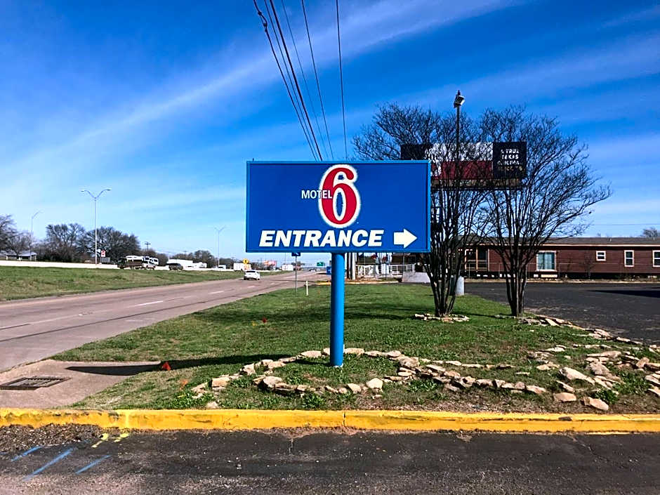 Motel 6-Waco, TX