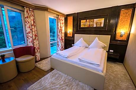 King Room with Lake View