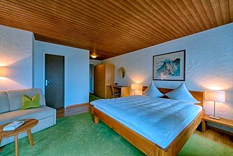 Deluxe Double or Twin Room with Balcony and Lake View