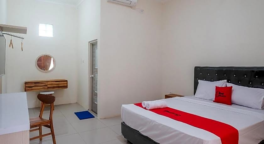 RedDoorz Plus Syariah @ Hotel Indonesia Kajen