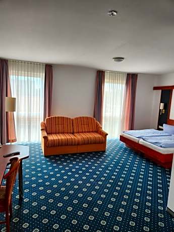 Double or Twin Room with Private Bathroom