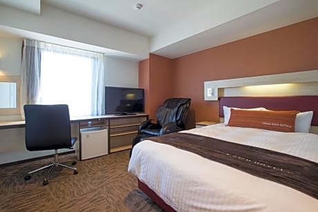 Premium Queen Room with Massage Chair - Nonsmoking