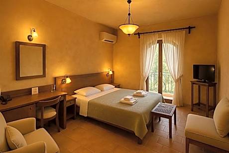 Double Room with Balcony and Sea View