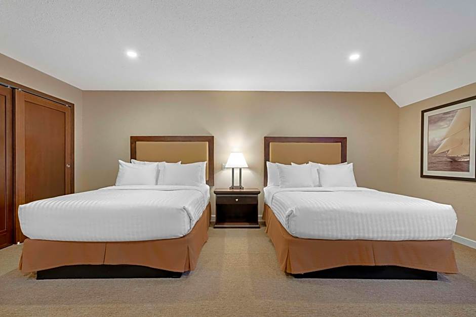 Best Western Plus Emerald Isle Hotel