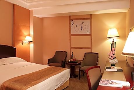 Standard Queen Without Window