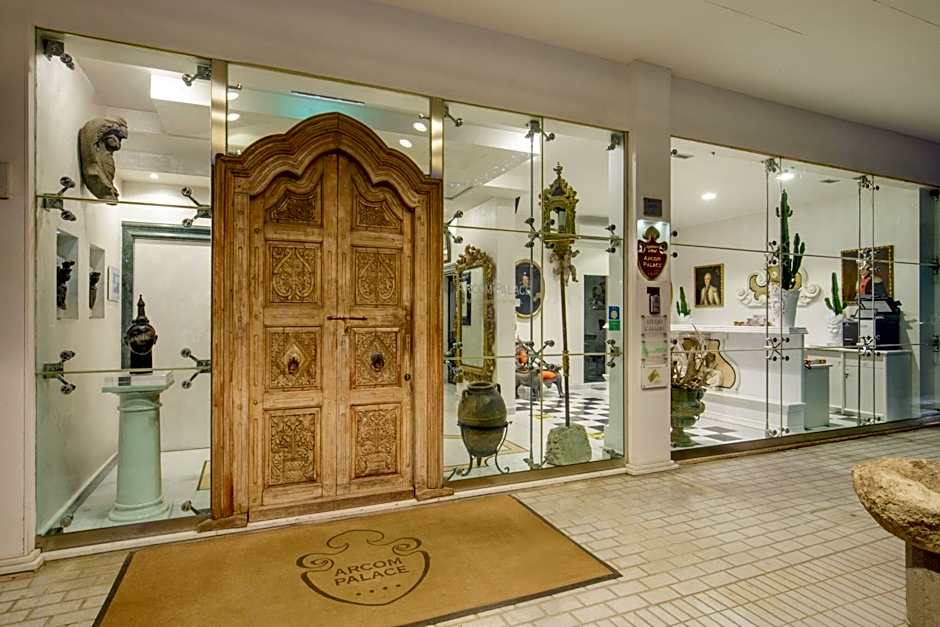 Arcom Palace