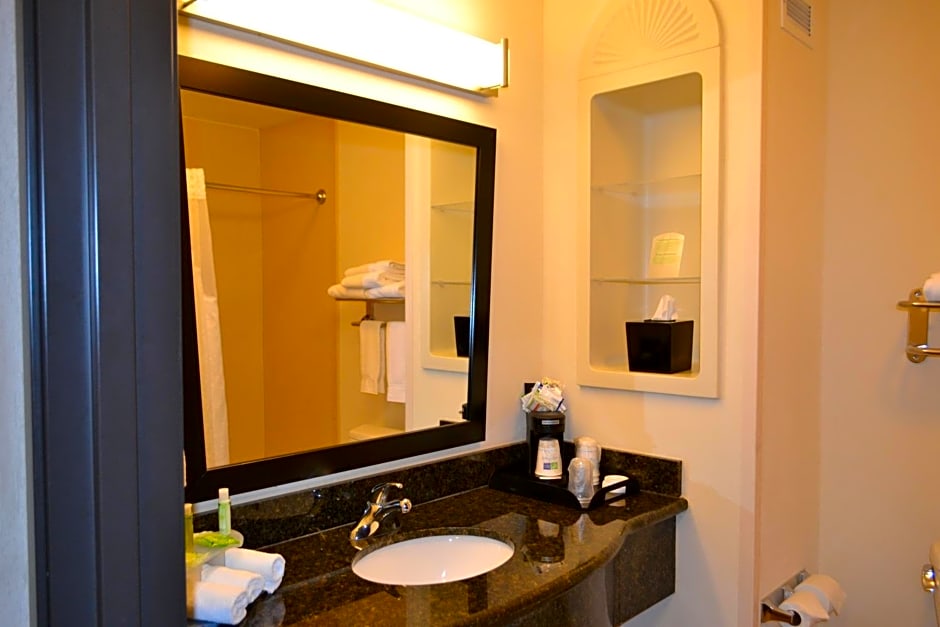 Holiday Inn Express Hotel and Suites - Odessa By IHG