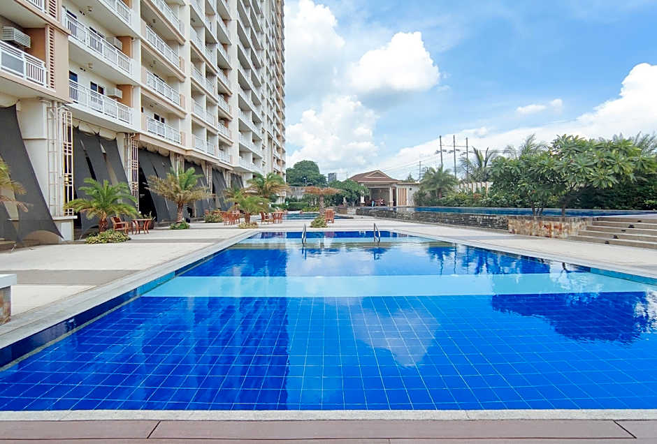 RedDoorz Plus @ YC Condotel - Viera Residences