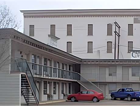 Capone's Hideaway Motel
