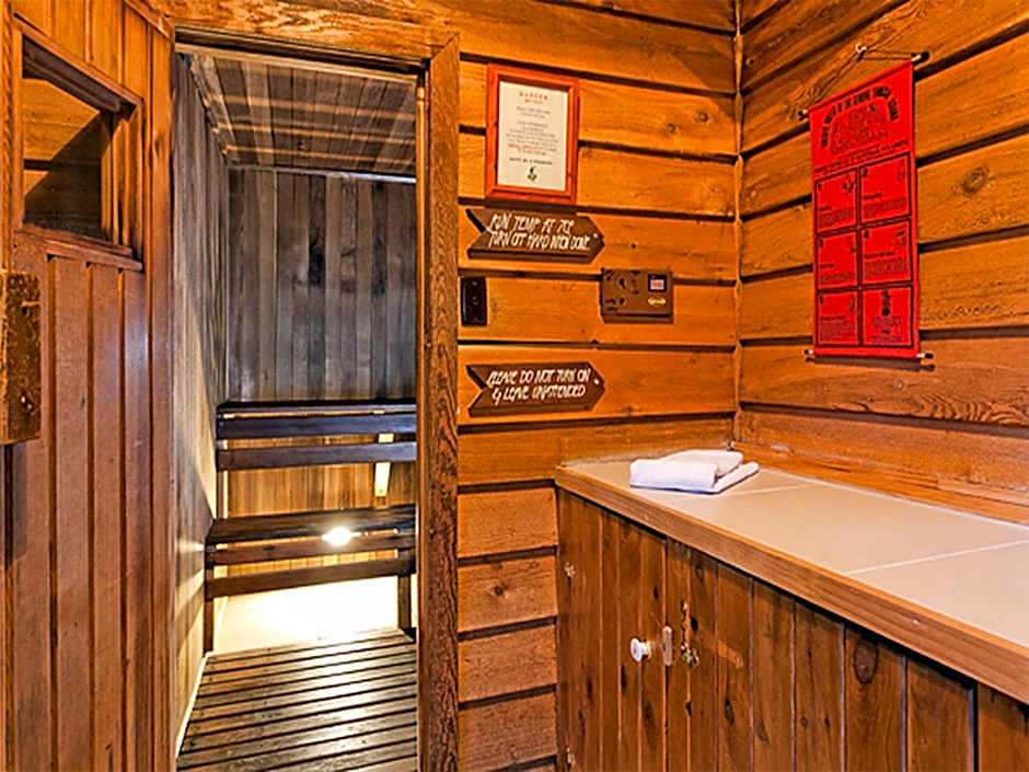 The Mouses House Rainforest Retreat