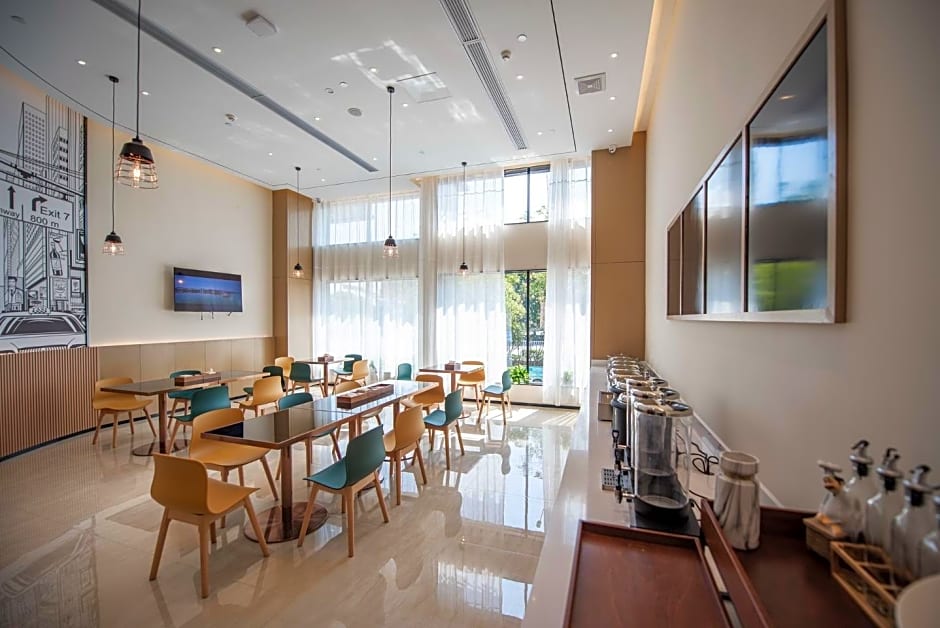 City Comfort Inn Ezhou Wuyue Plaza