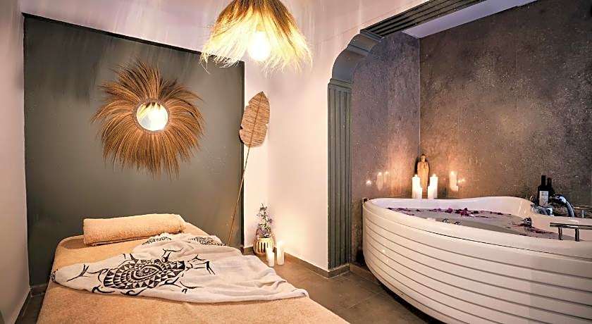 Liman Hotel Gumusluk