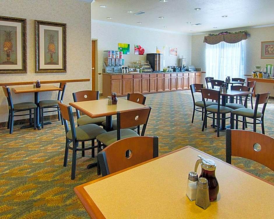 Quality Inn & Suites Glen Rose