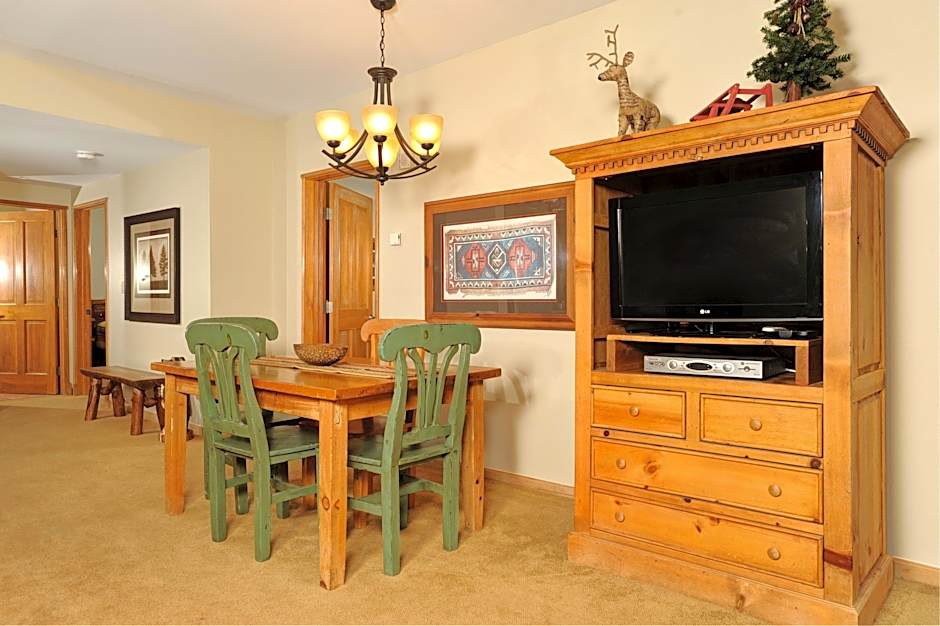 Jackpine & Black Bear Lodge